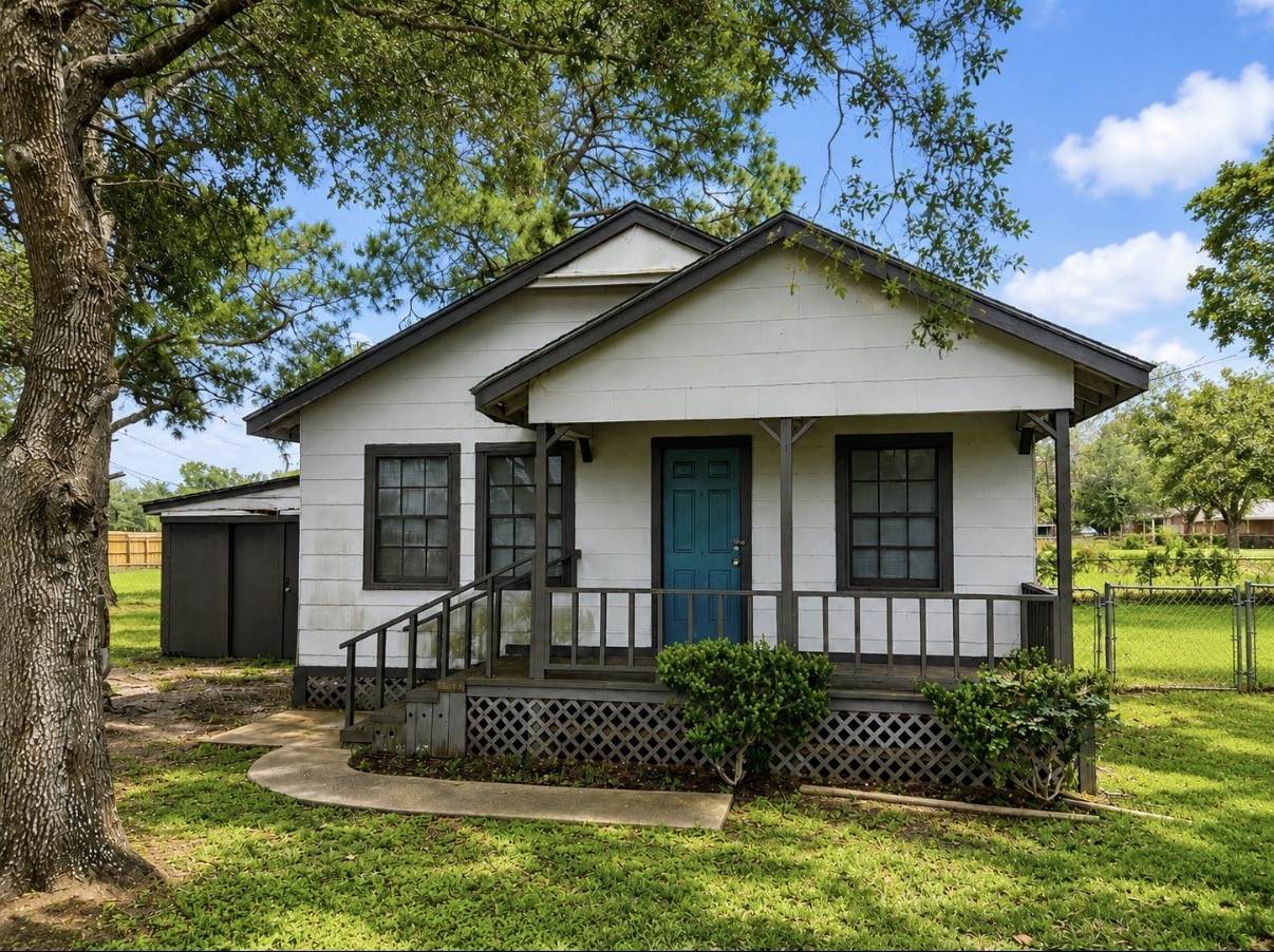 313 Magnolia Street - Photo 1