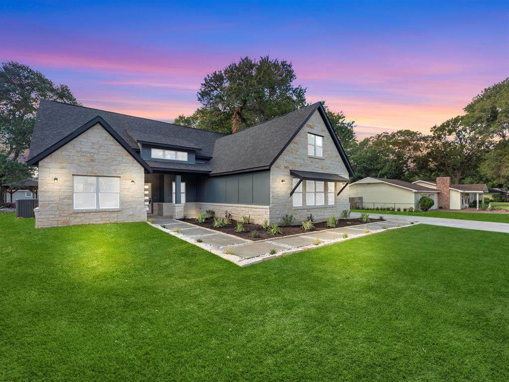 708 Magnolia Street - Photo 1