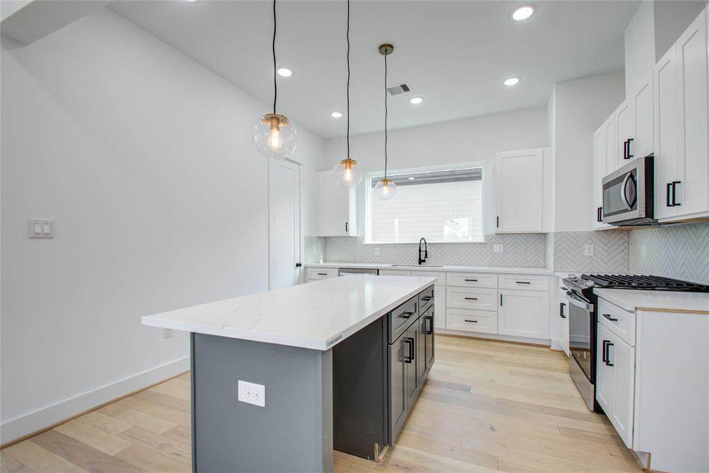 2504 Tuam Street - Photo 1