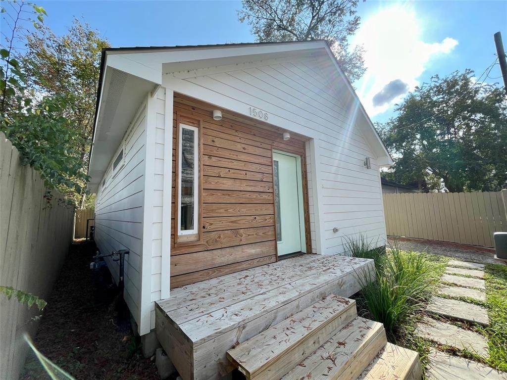 1508 Yates Street - Photo 1