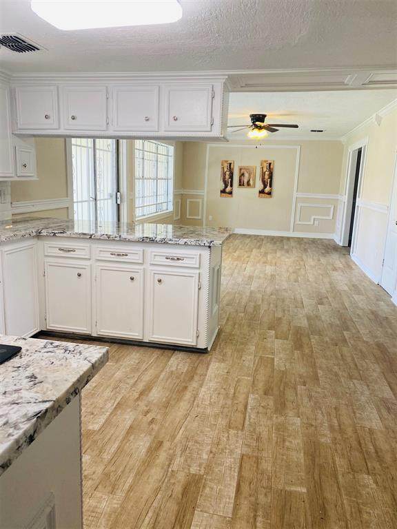242 Wickhamford Way - Photo 1