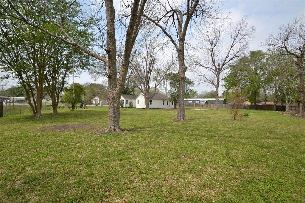 2727 Flowers Street - Photo 1