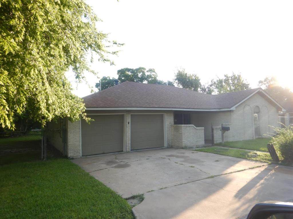 4427 Gunter Street - Photo 1