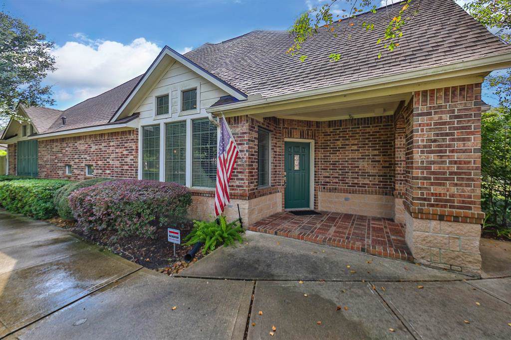 302 Cypress Vista - Photo 1