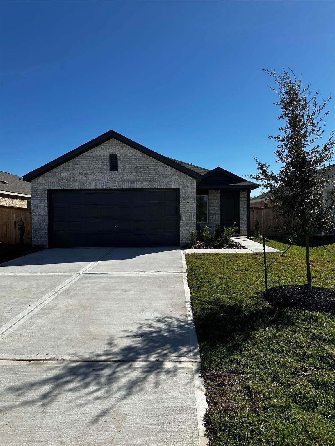 914 Lago Laceno Lane - Photo 1