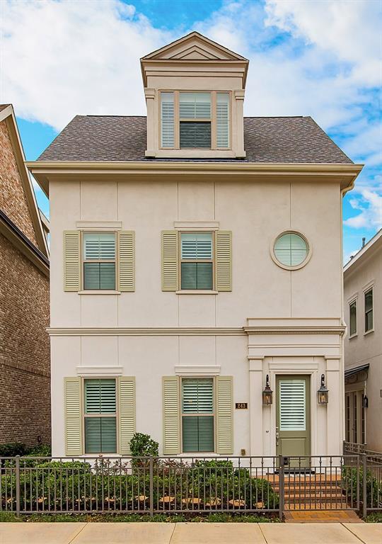 243 Green Boulevard - Photo 1