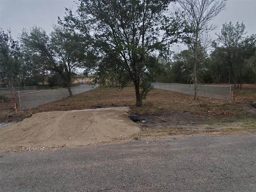 635 13th Street - Photo 1