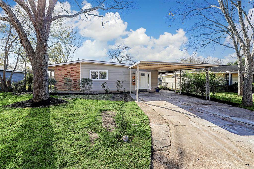 5634 Woodgreen Street - Photo 1