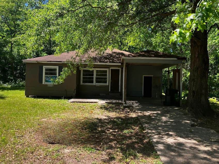 415 2nd Street - Photo 1