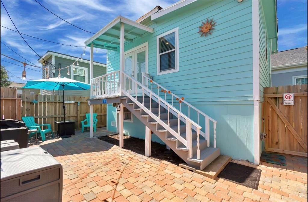1217 Avenue M - Photo 1