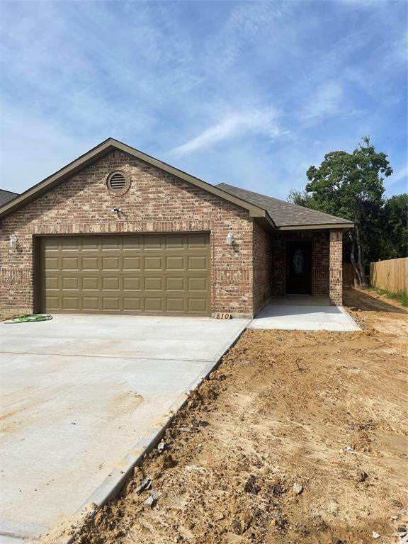 810 Mossey Drive - Photo 1