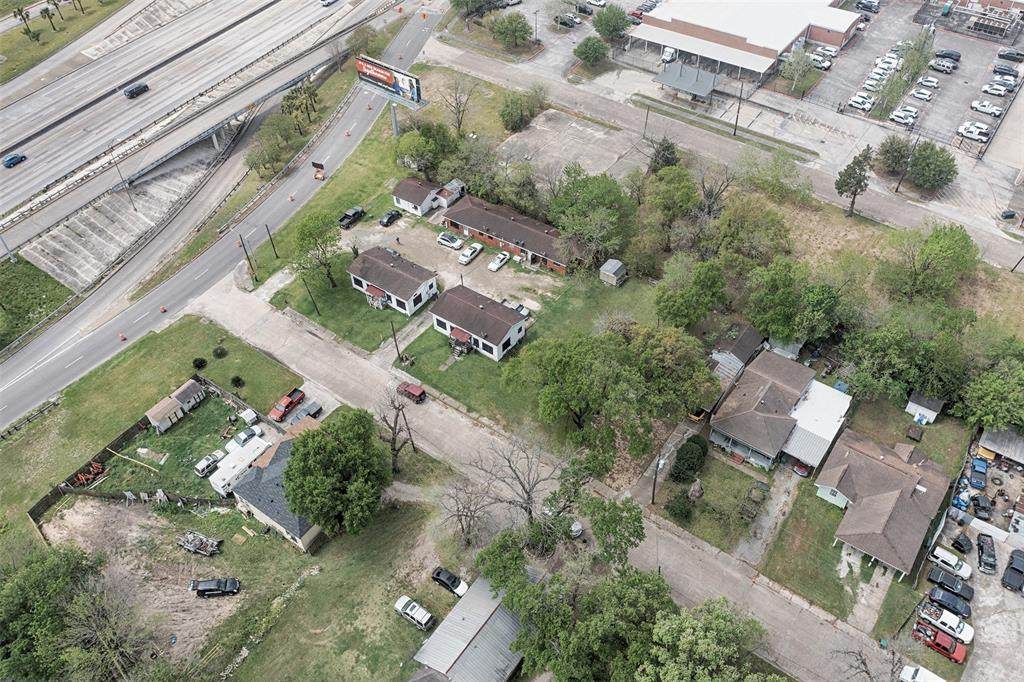114 Tascott Street - Photo 1