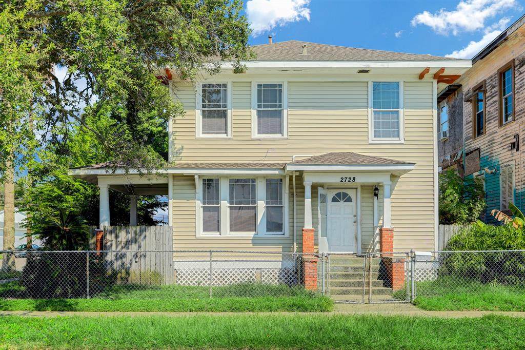2728 Avenue L - Photo 1