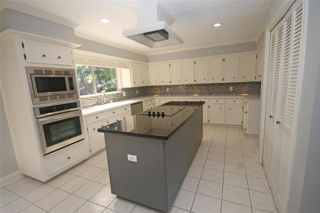 6803 Sir William Court - Photo 1