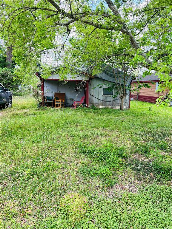 512 Montgomery Street - Photo 1