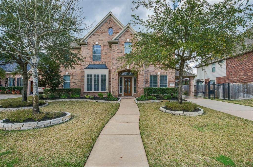 1615 Noble Pointe Drive - Photo 1