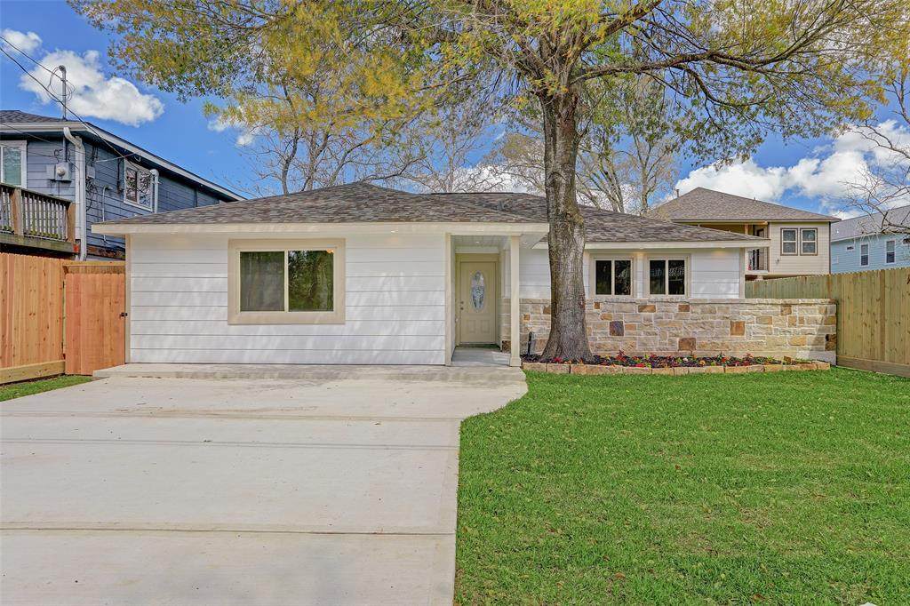 309 Lakeside Drive - Photo 1