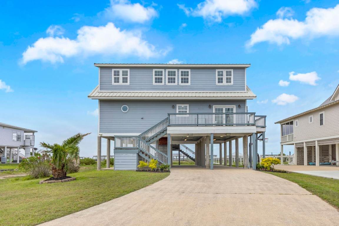 3785 Lake Breeze Road - Photo 1