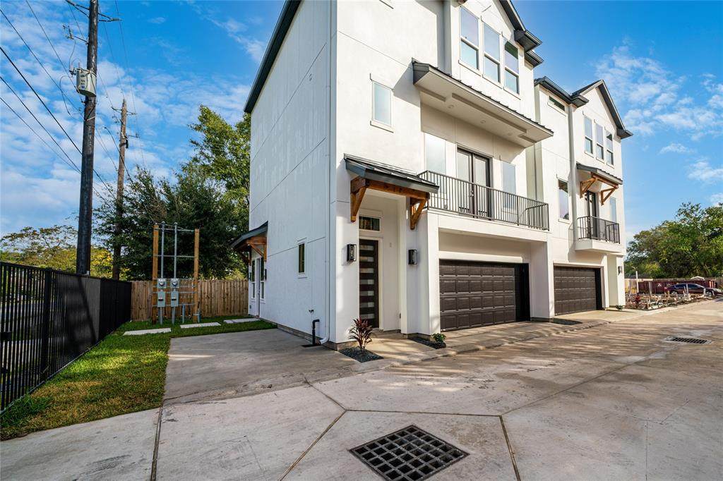 2312 Campbell Rd - Photo 1