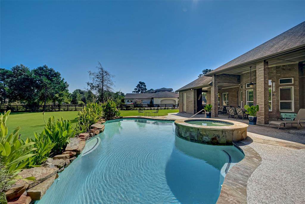 9 Texas Dandy Drive - Photo 1
