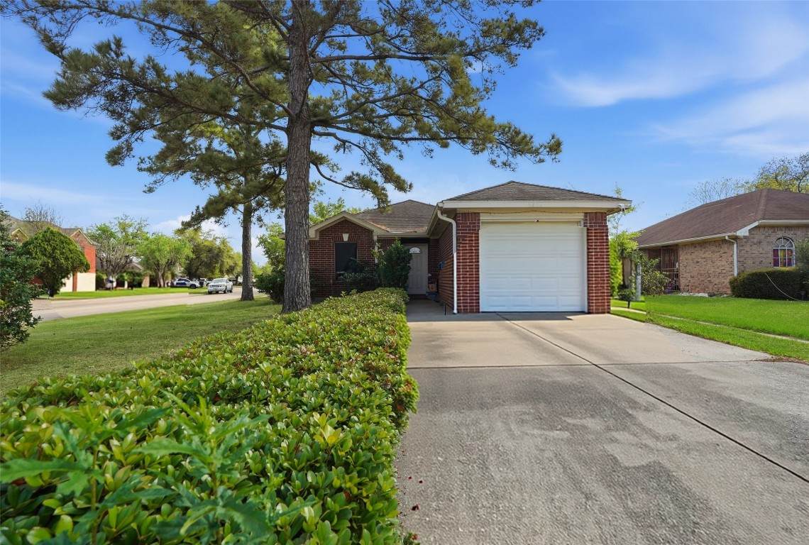 15258 Ferness Lane - Photo 1