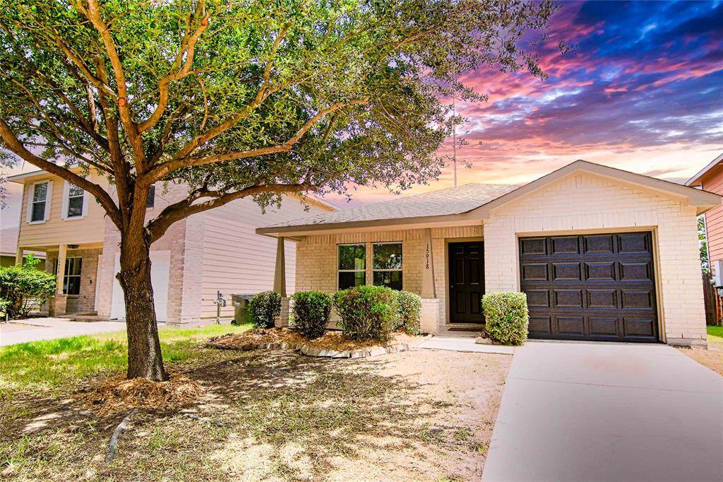 15918 Colonial Bridge Lane - Photo 1