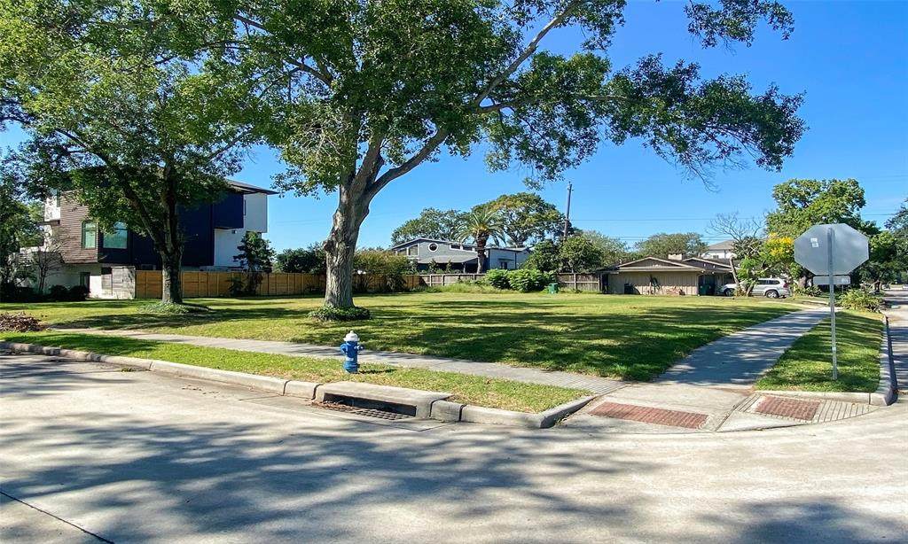 5002 Glenmeadow Drive - Photo 1