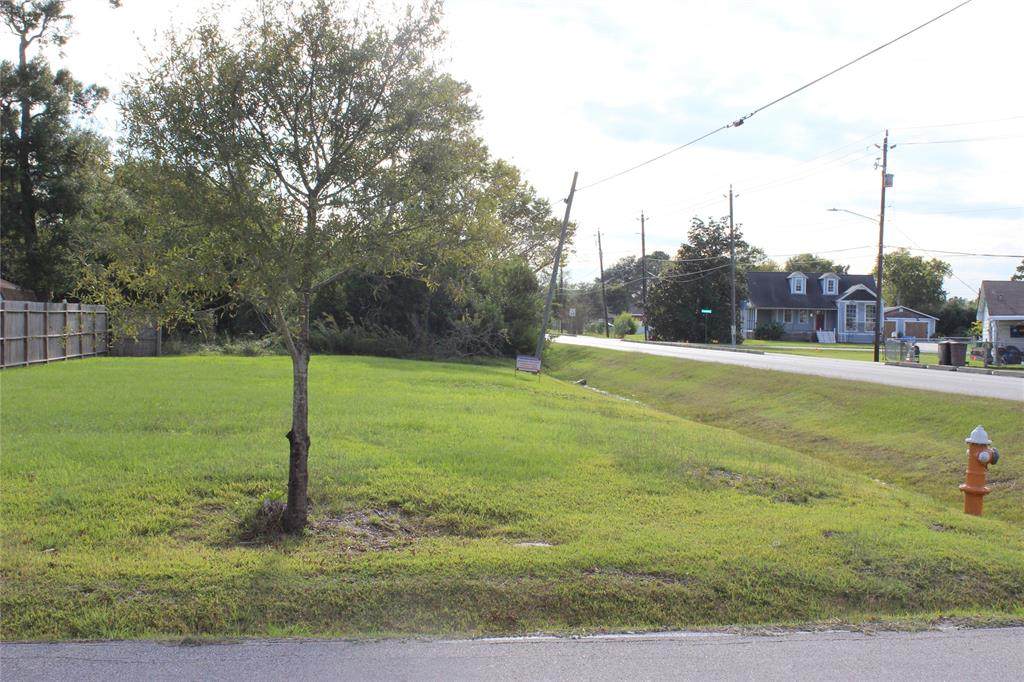 702 Blackwell - Photo 1