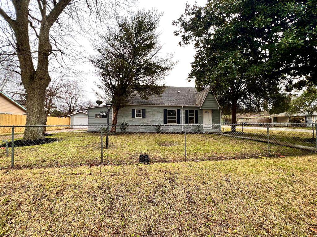 3202 Melbourne Street - Photo 1