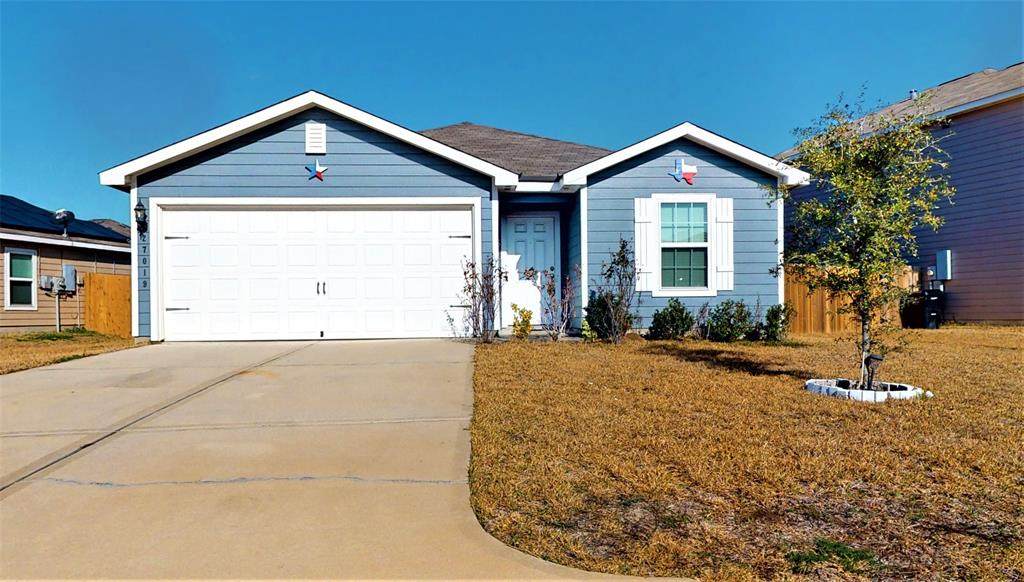 27019 Poets Drive - Photo 1