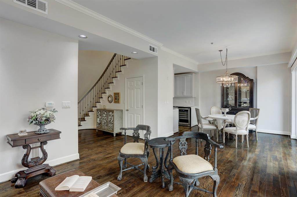 2520 Robinhood Street - Photo 1