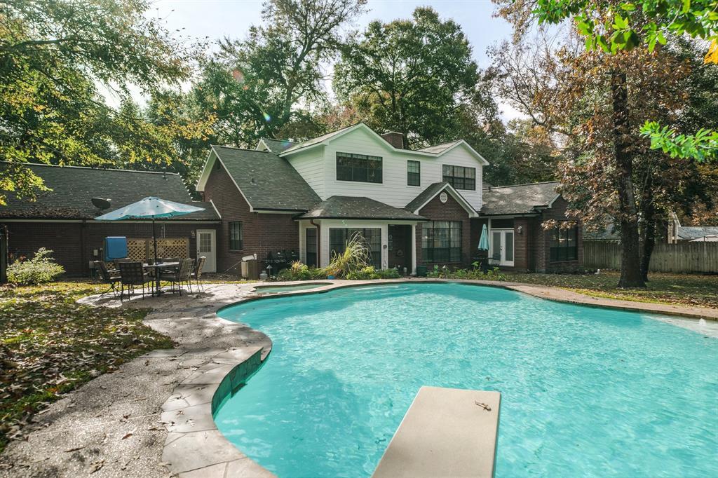4 Wedgewood Boulevard - Photo 1