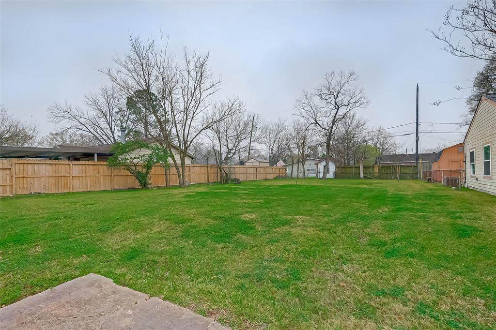 212 Alastair Drive - Photo 1