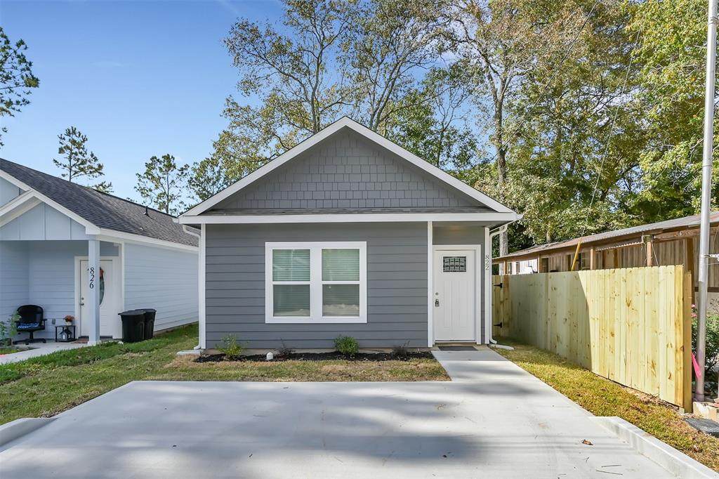 822 Palmdate - Photo 1