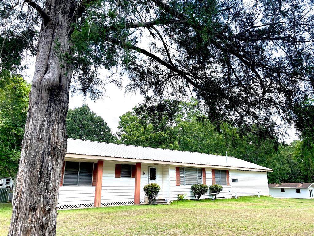 590 County Road 3510 - Photo 1