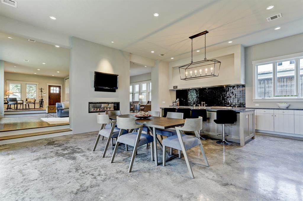 1817 Cortlandt Street - Photo 1