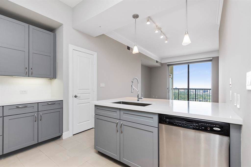 3333 Allen Parkway - Photo 1