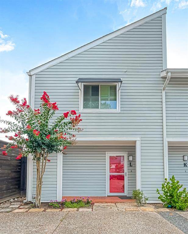 1212 Fairview Avenue - Photo 1