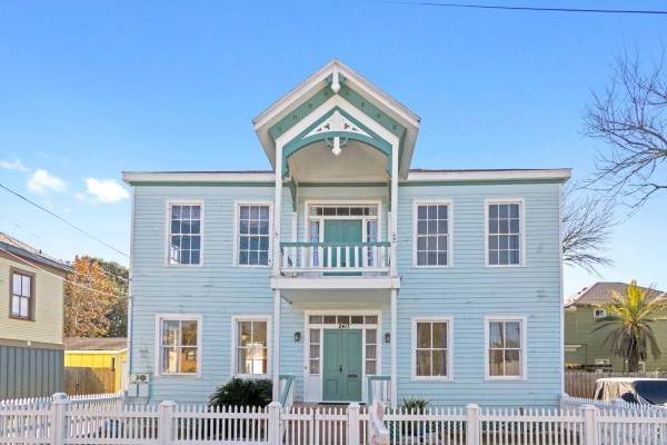 2417 Avenue M - Photo 1