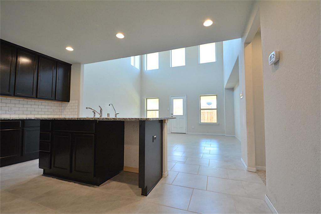2027 Bravos Manor - Photo 1