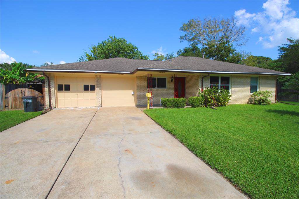 206 Bayou Drive - Photo 1