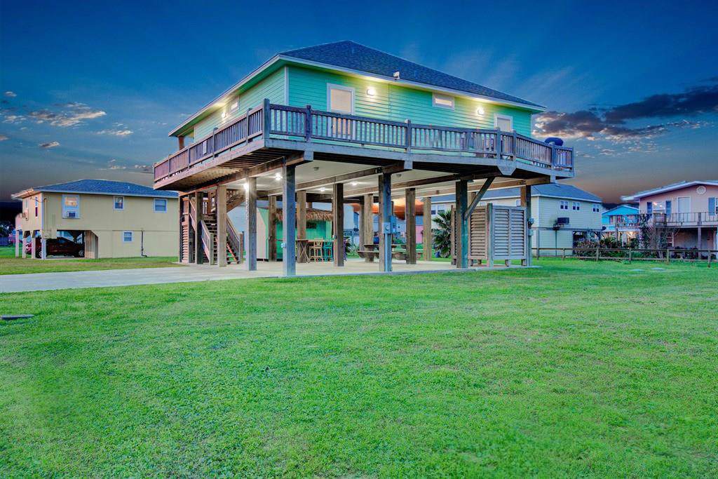 955 Yucca Drive - Photo 1
