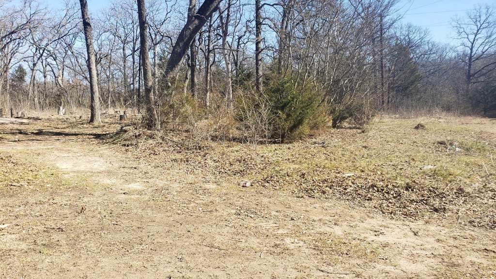 1640 Oaks Drive - Photo 1