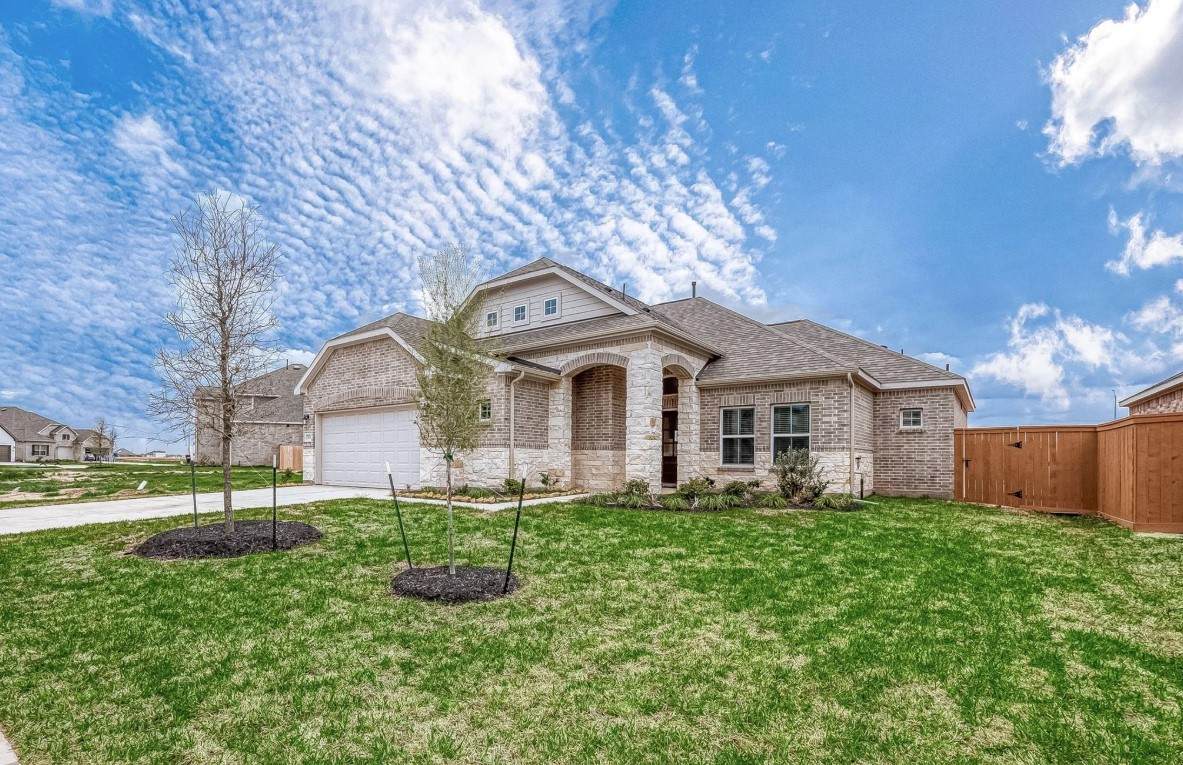 1041 Comal Trail - Photo 1