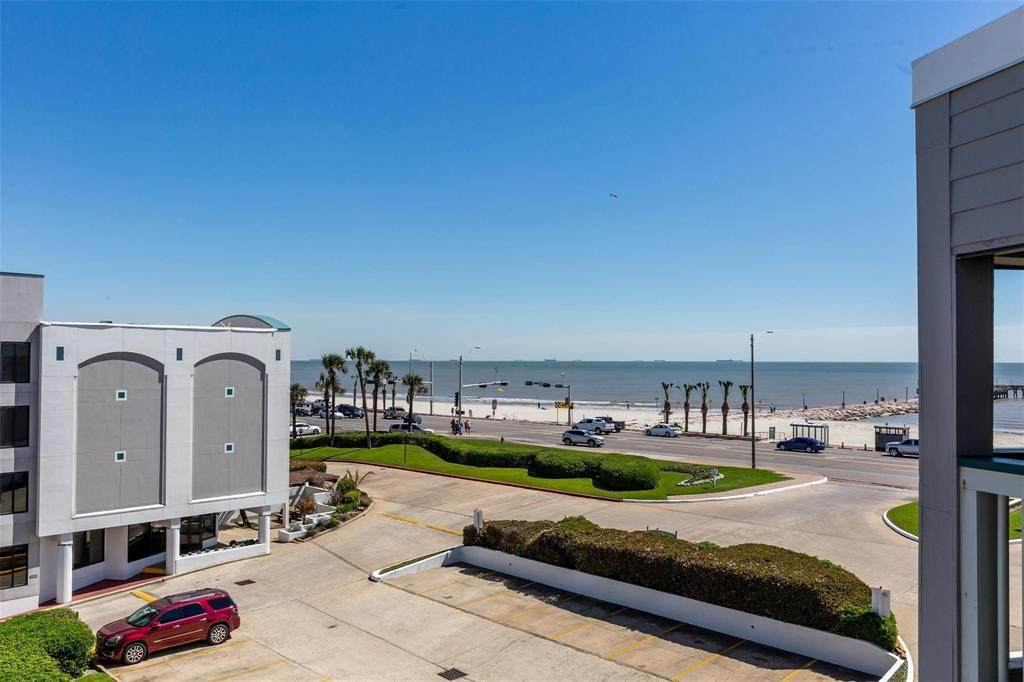 6102 Seawall Boulevard - Photo 1