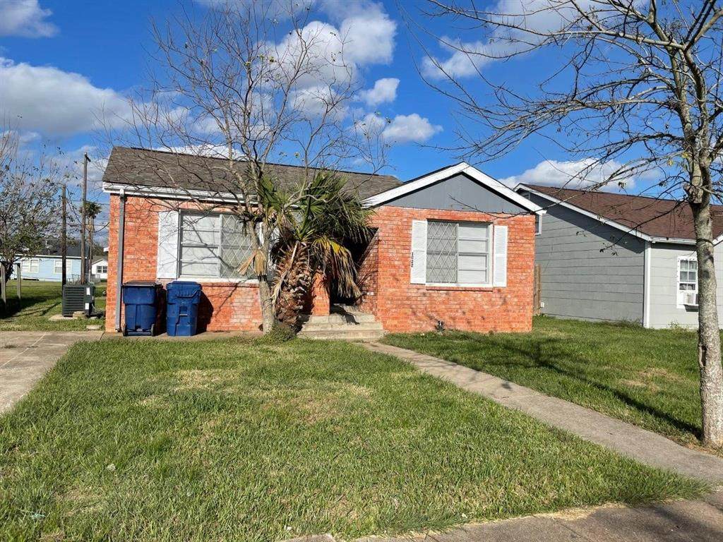 1022 6th Street - Photo 1