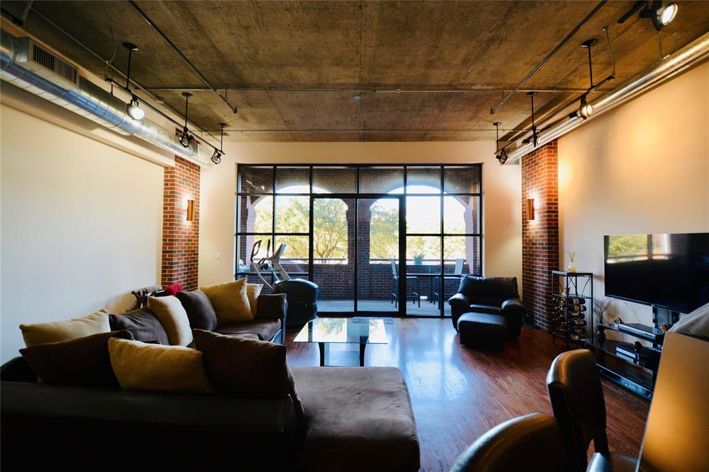 505 Bastrop Street - Photo 1