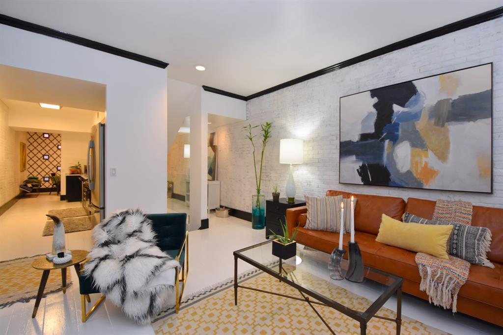 4004 Montrose Boulevard - Photo 1
