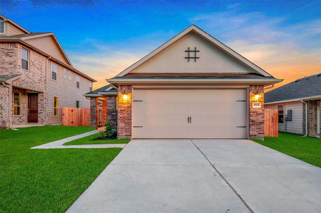 1724 Brushy Cedar Court - Photo 1