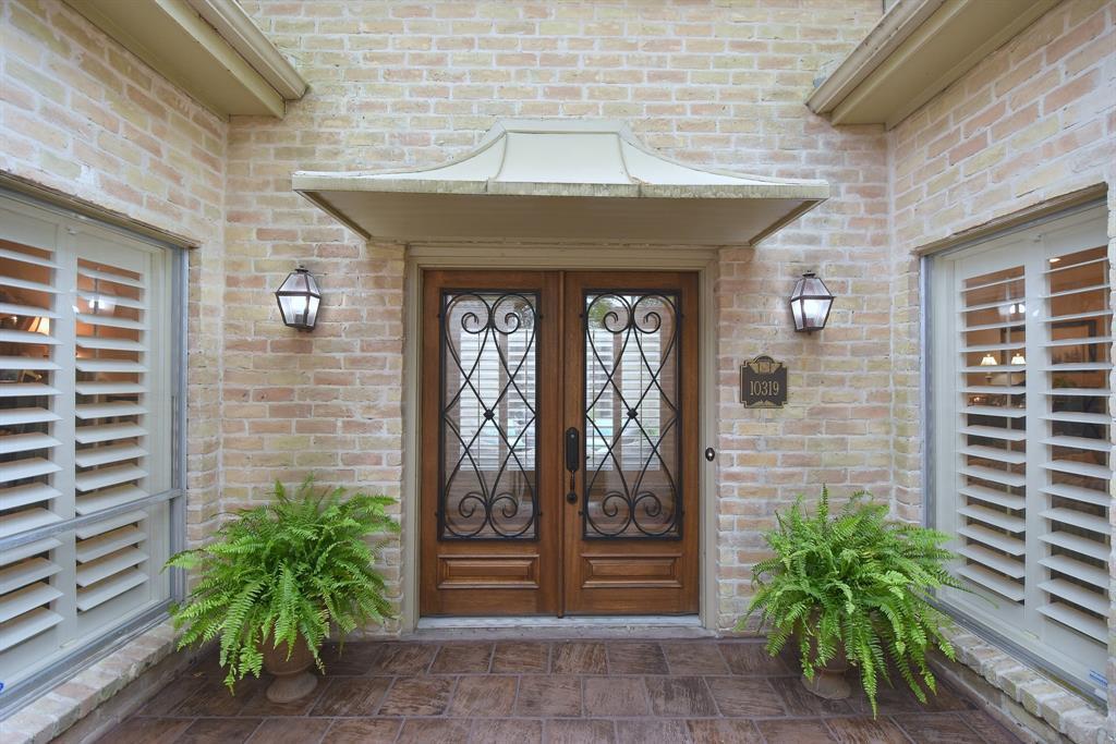 10319 Sugar Hill Drive - Photo 1